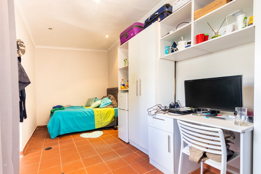 To Let 8 Bedroom Property for Rent in Observatory Western Cape